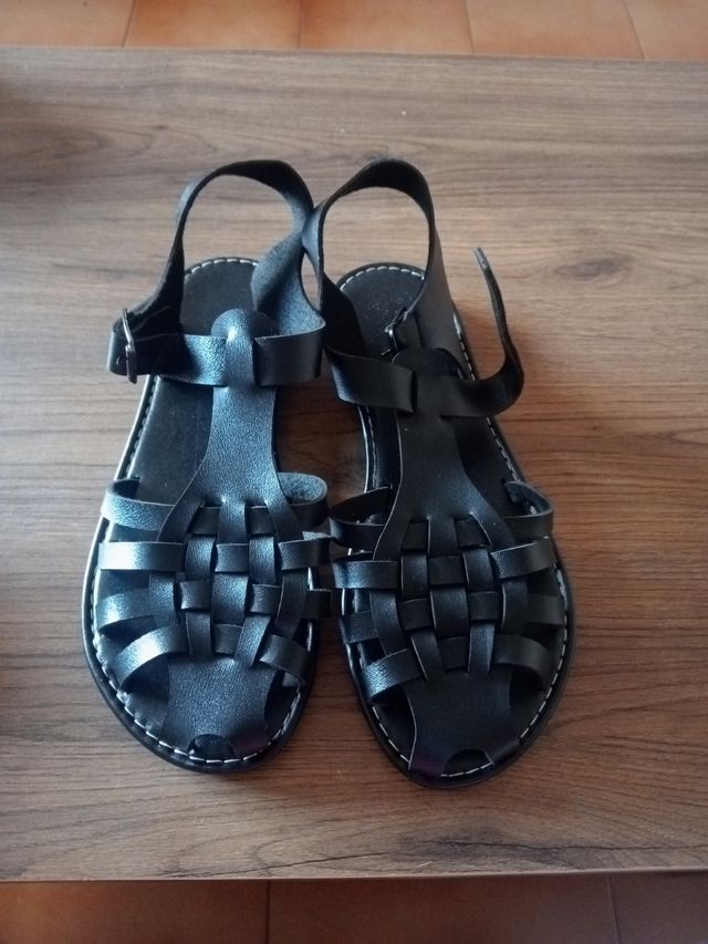 Sandalias negras trenzadas Shein.