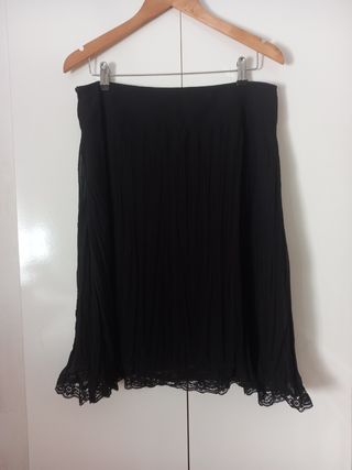 Falda con bordados florales Yessica 42
