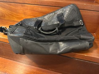 Bolso bandolera Guess - Piel y tela