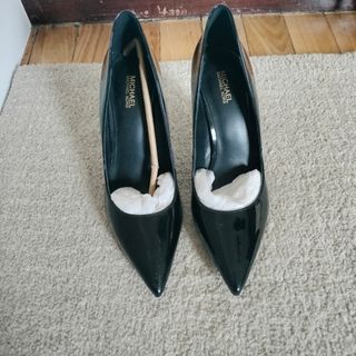 Tacones Michael Kors negros