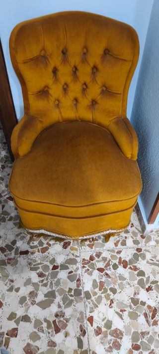 Butaca terciopelo dorada