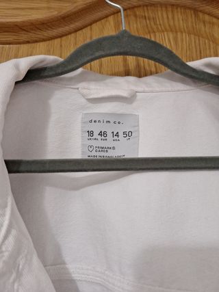 Cazadora vaquera blanca Denim .