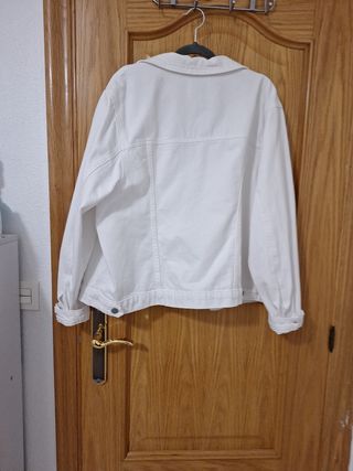 Cazadora vaquera blanca Denim .