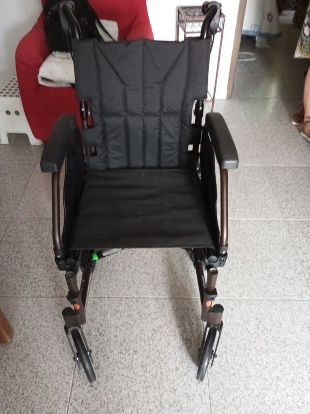 Silla de ruedas nueva