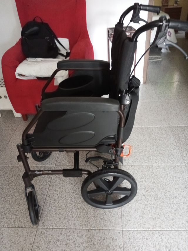 Silla de ruedas nueva