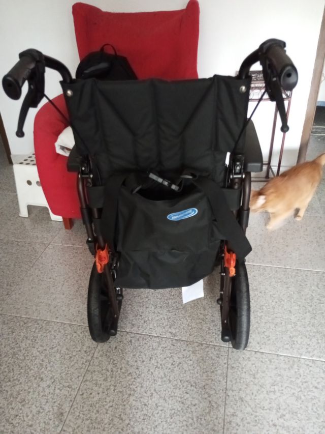 Silla de ruedas nueva
