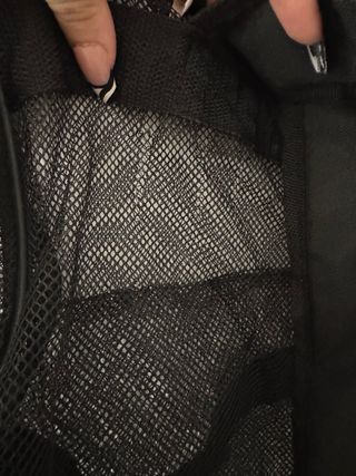 Mochila negra de red