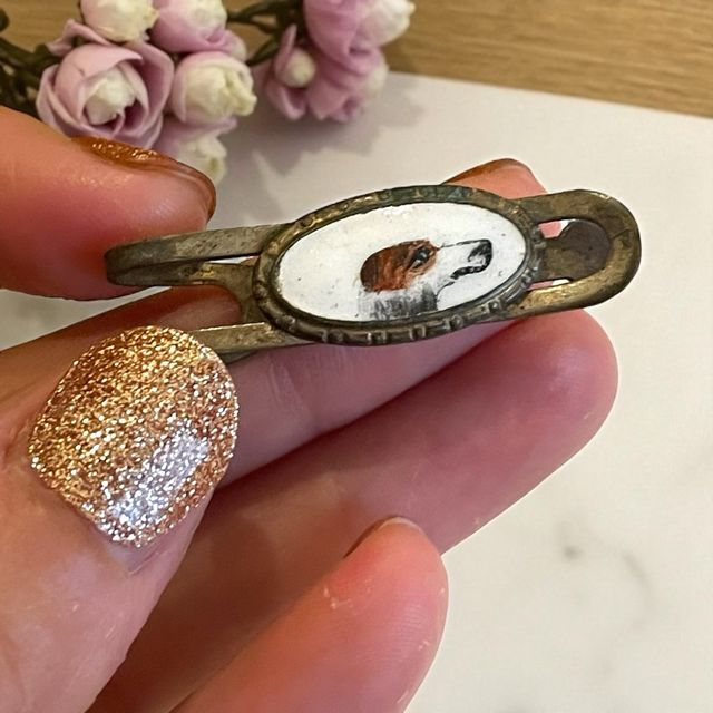 Ferma cravatta ottocentesco cane smaltato