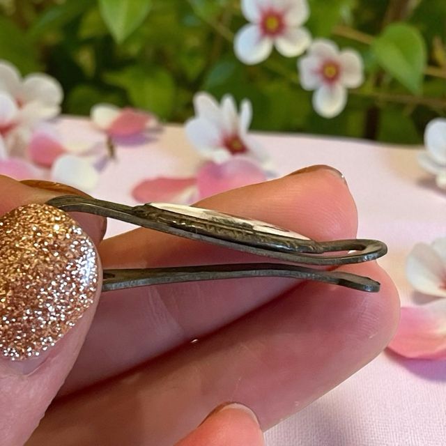 Ferma cravatta ottocentesco cane smaltato