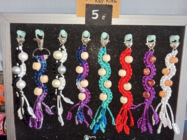 Llaveros tejidos multicolor