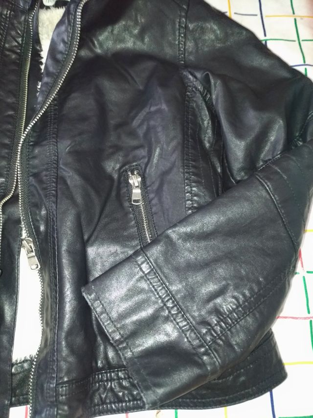 Chaqueta piel niño c/ capucha 128cm