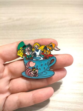 Spilla Tazza da Tè Alice