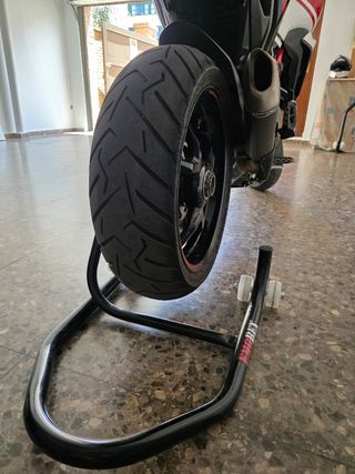 Ducati Multistrada 1200 PIKES PEAK.