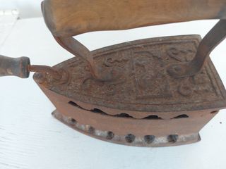 Ferro da stiro antico