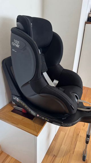 Britax Römer Dualfix M iSize