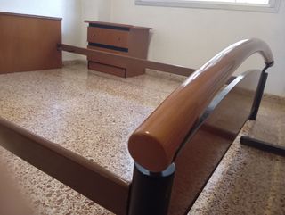 Cama madera 135x190 + 2 mesitas