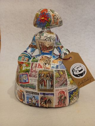 MENINA ESCULTURA SELLOS II