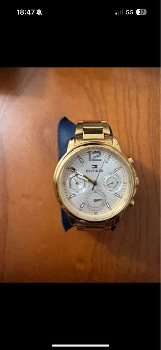 Reloj Tommy Hilfiger dorado