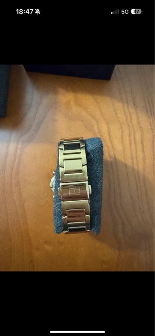 Reloj Tommy Hilfiger dorado