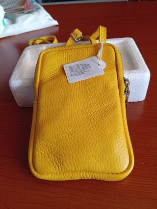 Custodia cellulare pelle gialla