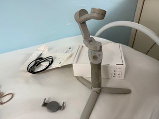 DJI Osmo Mobile 4 - Stabilizzatore Smartphone
