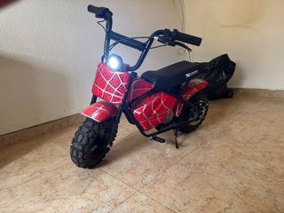 Moto eléctrica infantil