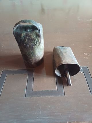 Campanillas de vaca antiguas (2)