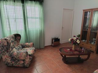 Se alquila casa en San Miguel de Geneto.

