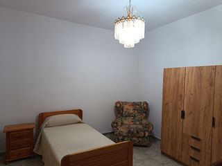 Se alquila casa en San Miguel de Geneto.

