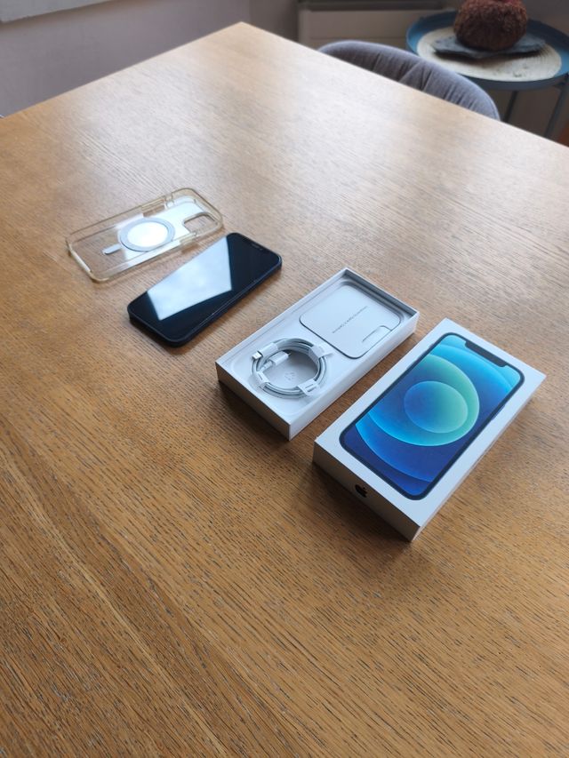 iPhone 12 Azul 64GB - Como nuevo