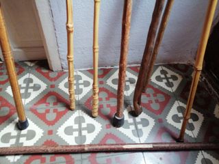 Bastoni da passeggio antichi in legno