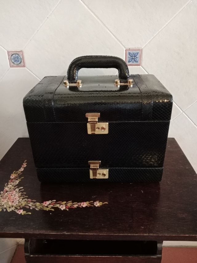 Joyero antiguo piel de serpiente