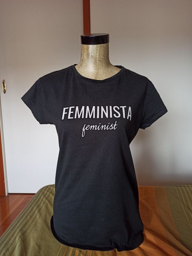 T-shirt nera FEMMINISTA tg L