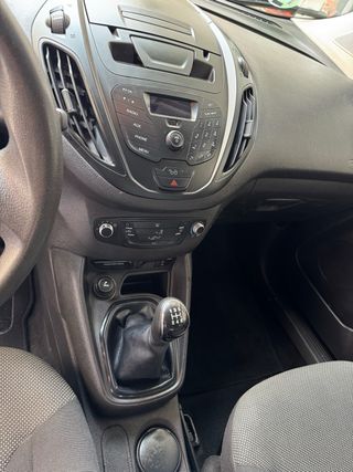 Ford Transit Courier 2015