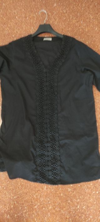 Blusón negro encaje