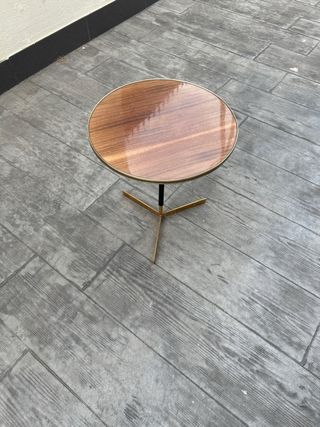 Mesa auxiliar vintage marrón y dorada