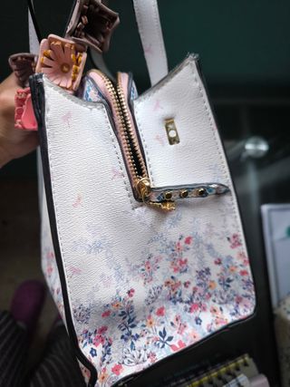 Bolso flores Parfois