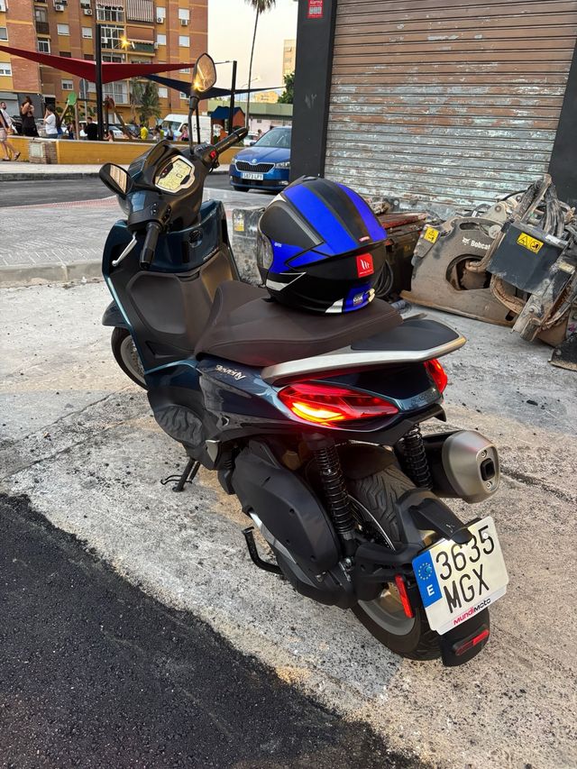 Piaggio Beverly 300 - Azul 2023