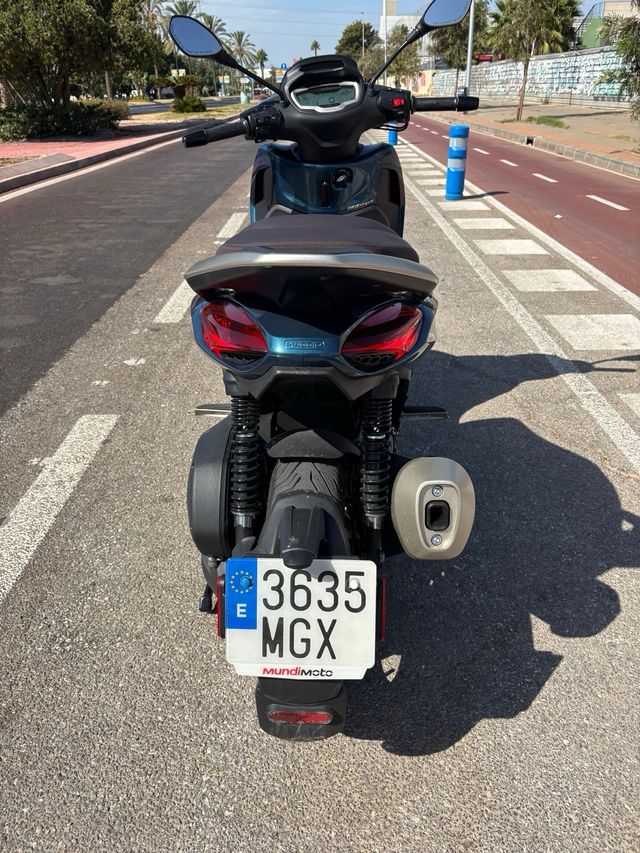 Piaggio Beverly 300 - Azul 2023