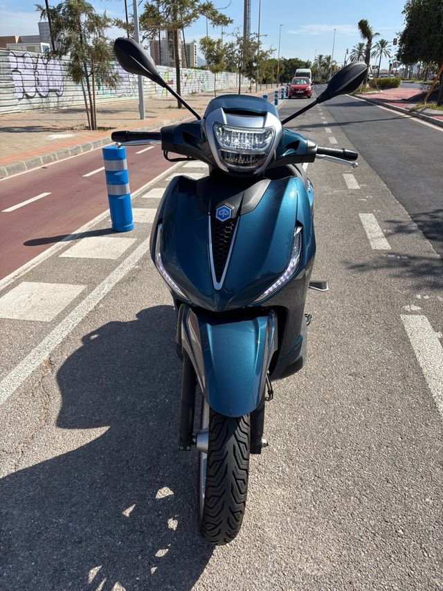 Piaggio Beverly 300 - Azul 2023
