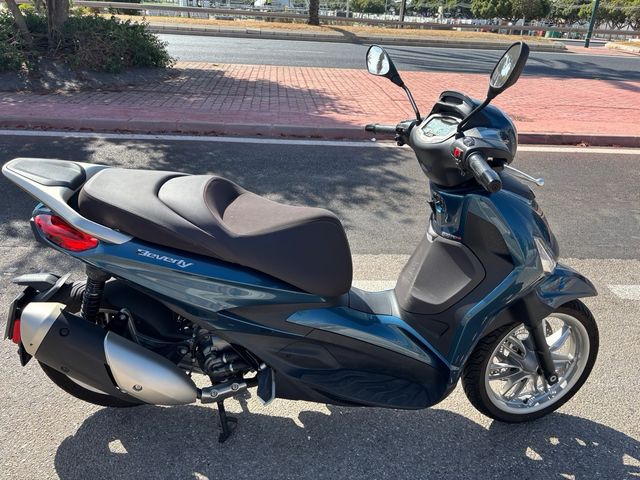 Piaggio Beverly 300 - Azul 2023