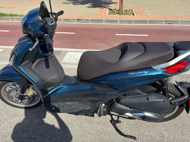 Piaggio Beverly 300 - Azul 2023