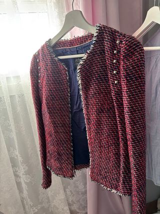 Chaqueta Zara Trafaluc roja-azul, talla L (pequeña