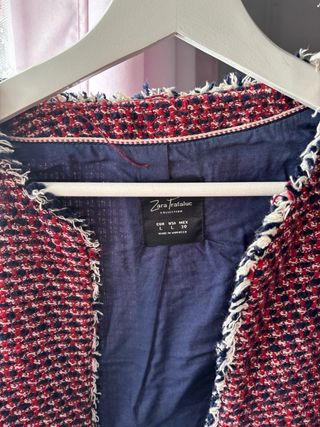 Chaqueta Zara Trafaluc roja-azul, talla L (pequeña