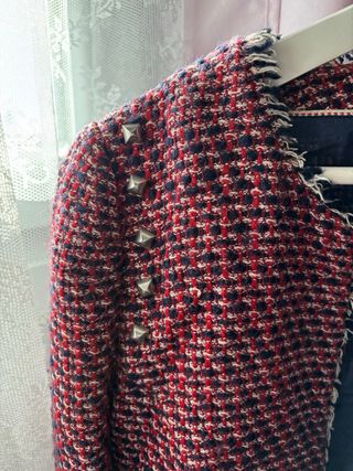 Chaqueta Zara Trafaluc roja-azul, talla L (pequeña
