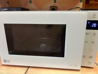 Microondas LG Smart Inverter 10