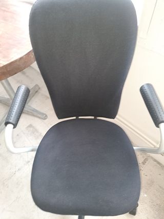 Silla oficina giratoria negra