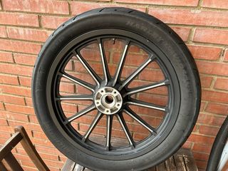 Llanta Harley Davidson 19" Sporster Iron 2012