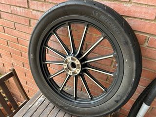 Llanta Harley Davidson 19" Sporster Iron 2012