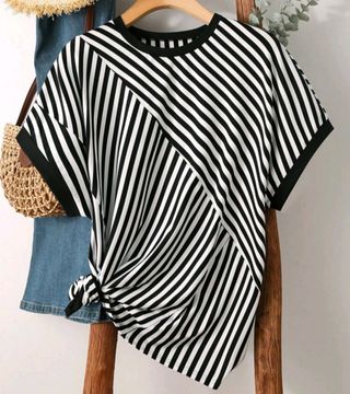 Camiseta rayas blancas y negras